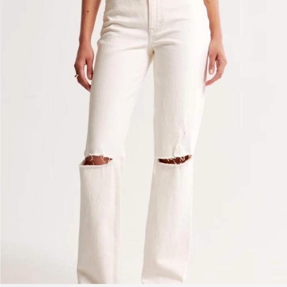 Abercrombie & Fitch Women's Ultra High-rise White 90s Denim Jeans with Distress
